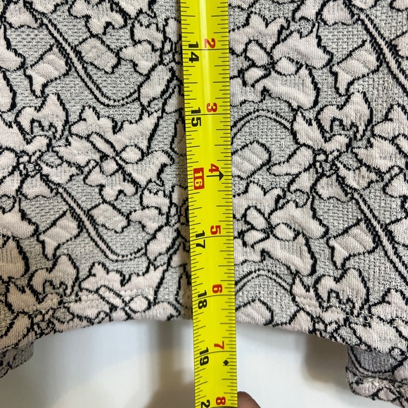 Black, grey, and white patterned blazer by philosophy, size medium - Picture 7 of 8